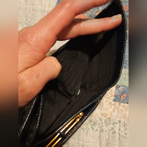 SOLD! Salvatore Ferragamo Black leather Tri-fold wallet. - Picture 7 of 15